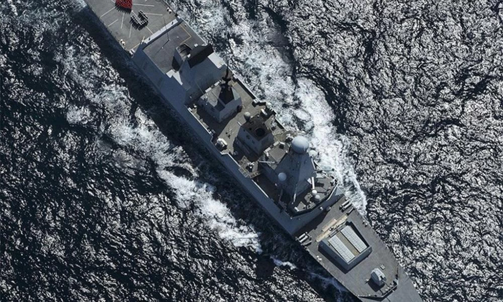 Το βρετανικό Βασιλικό Ναυτικό έστειλε 4 πολεμικά πλοία στη Μάγχη τη μέρα του Brexit